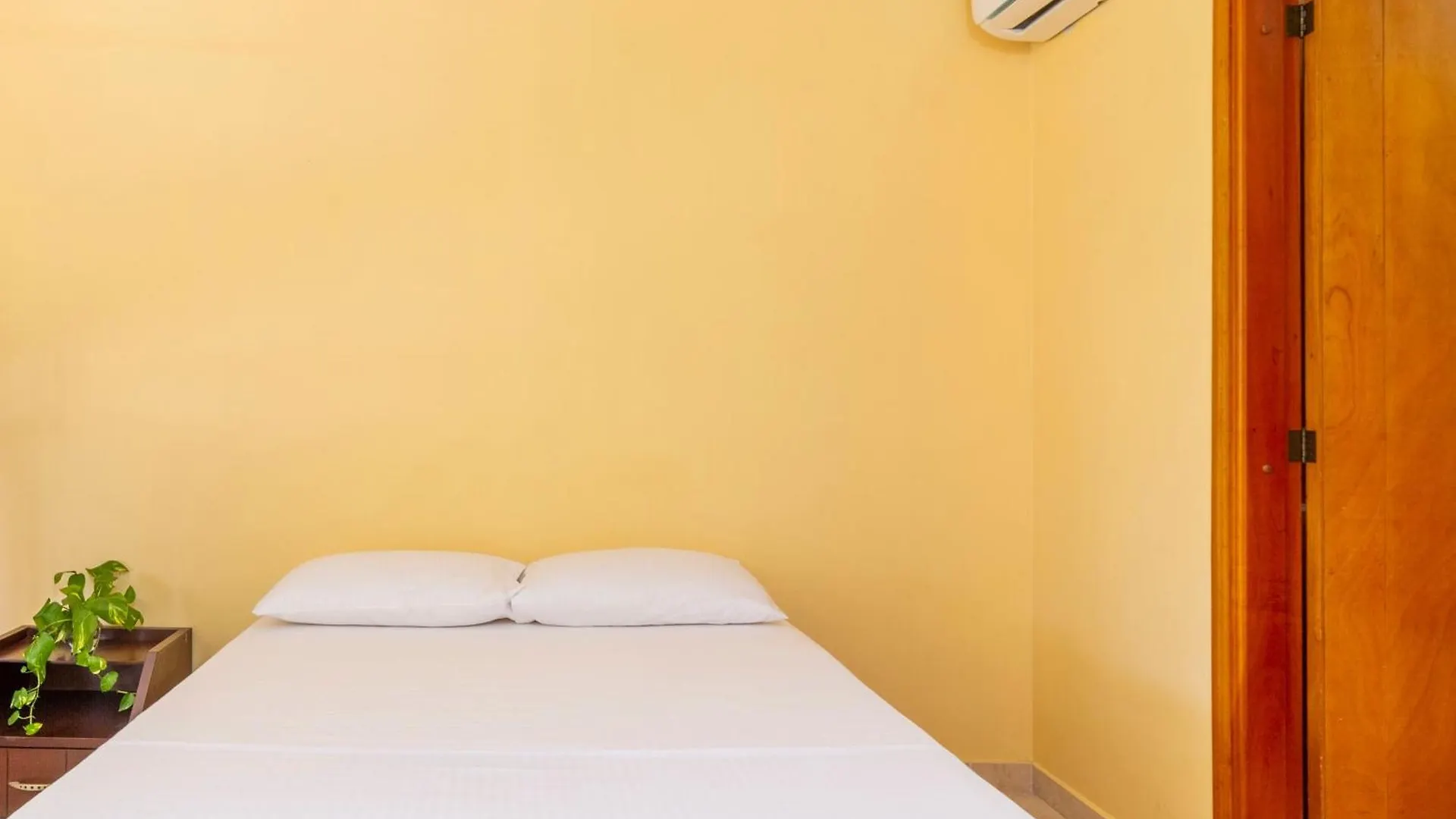 Hostal Cartagonova - Habitaciones Privadas Y Amplias Cerca A Zonas Turisticas Cartagena  Kolumbien