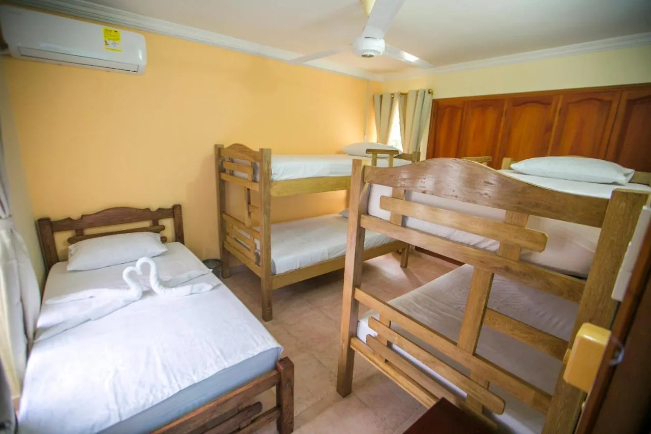 Hostal Cartagonova - Habitaciones Privadas Y Amplias Cerca A Zonas Turisticas Cartagena
