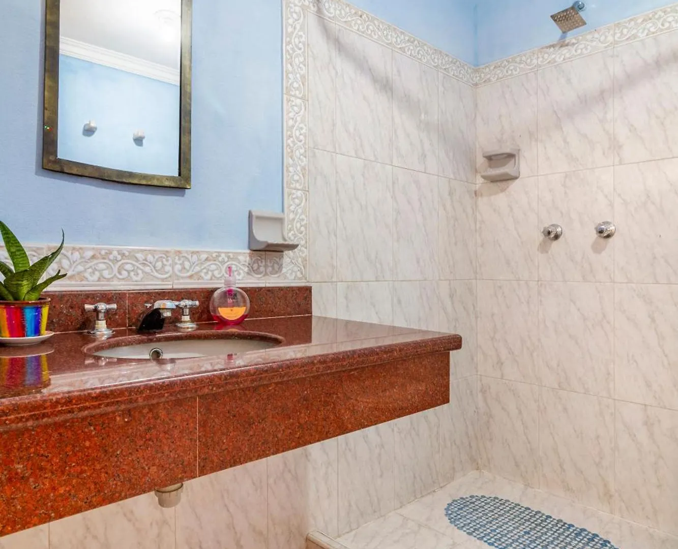 Hostal Cartagonova - Habitaciones Privadas Y Amplias Cerca A Zonas Turisticas Cartagena