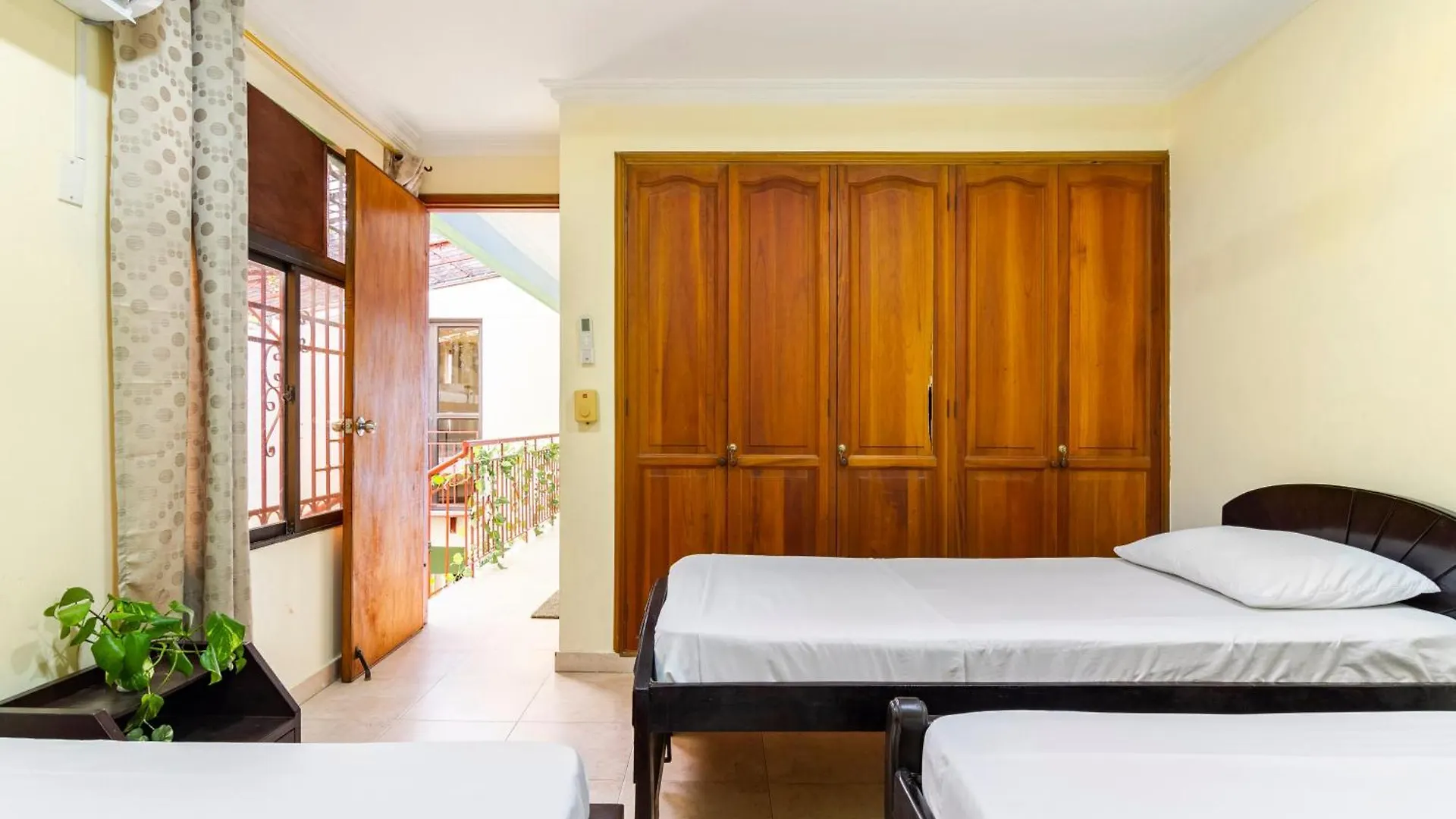 Hostal Cartagonova - Habitaciones Privadas Y Amplias Cerca A Zonas Turisticas Cartagena 0*,