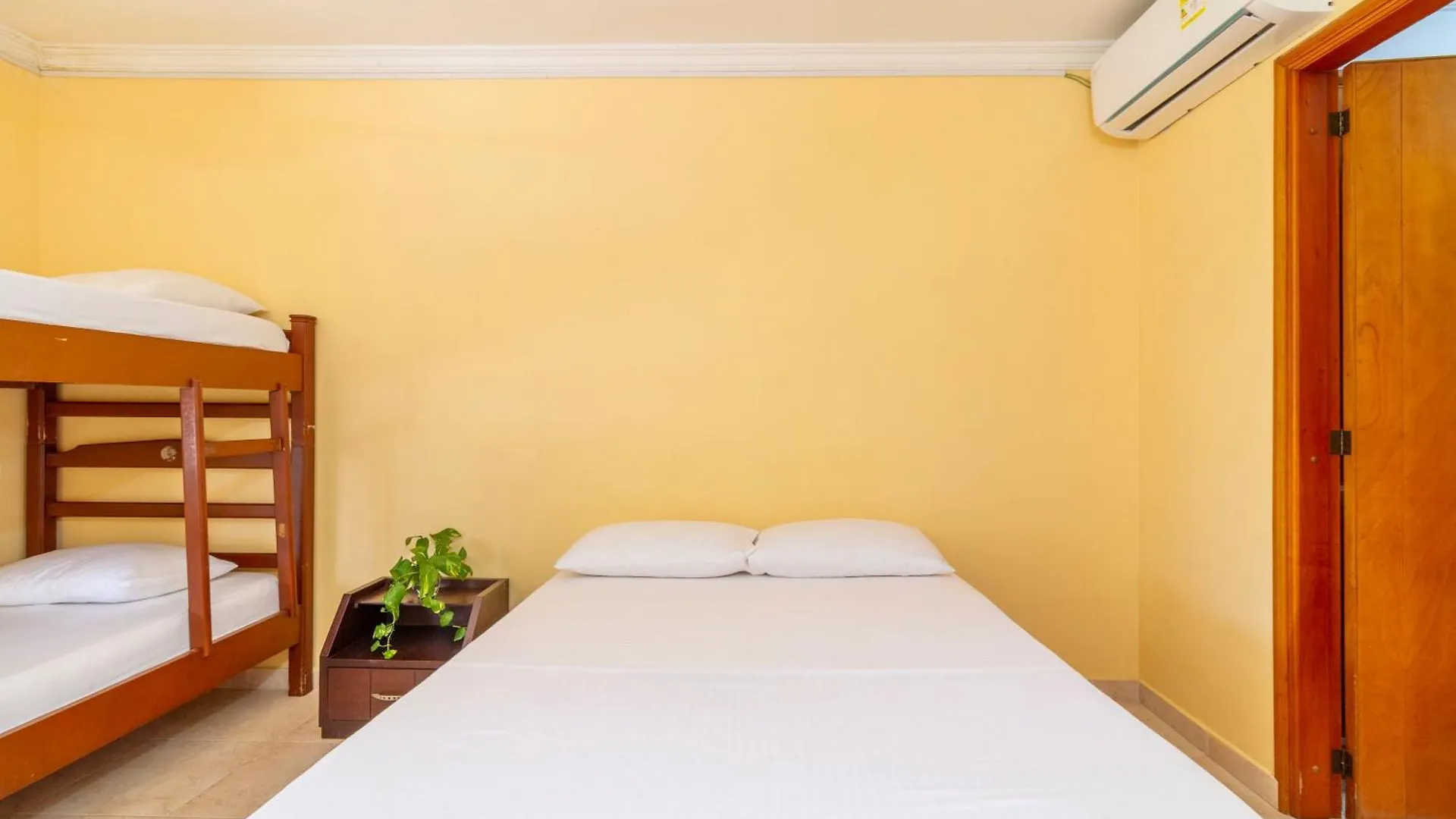 Hostal Cartagonova - Habitaciones Privadas Y Amplias Cerca A Zonas Turisticas Cartagena