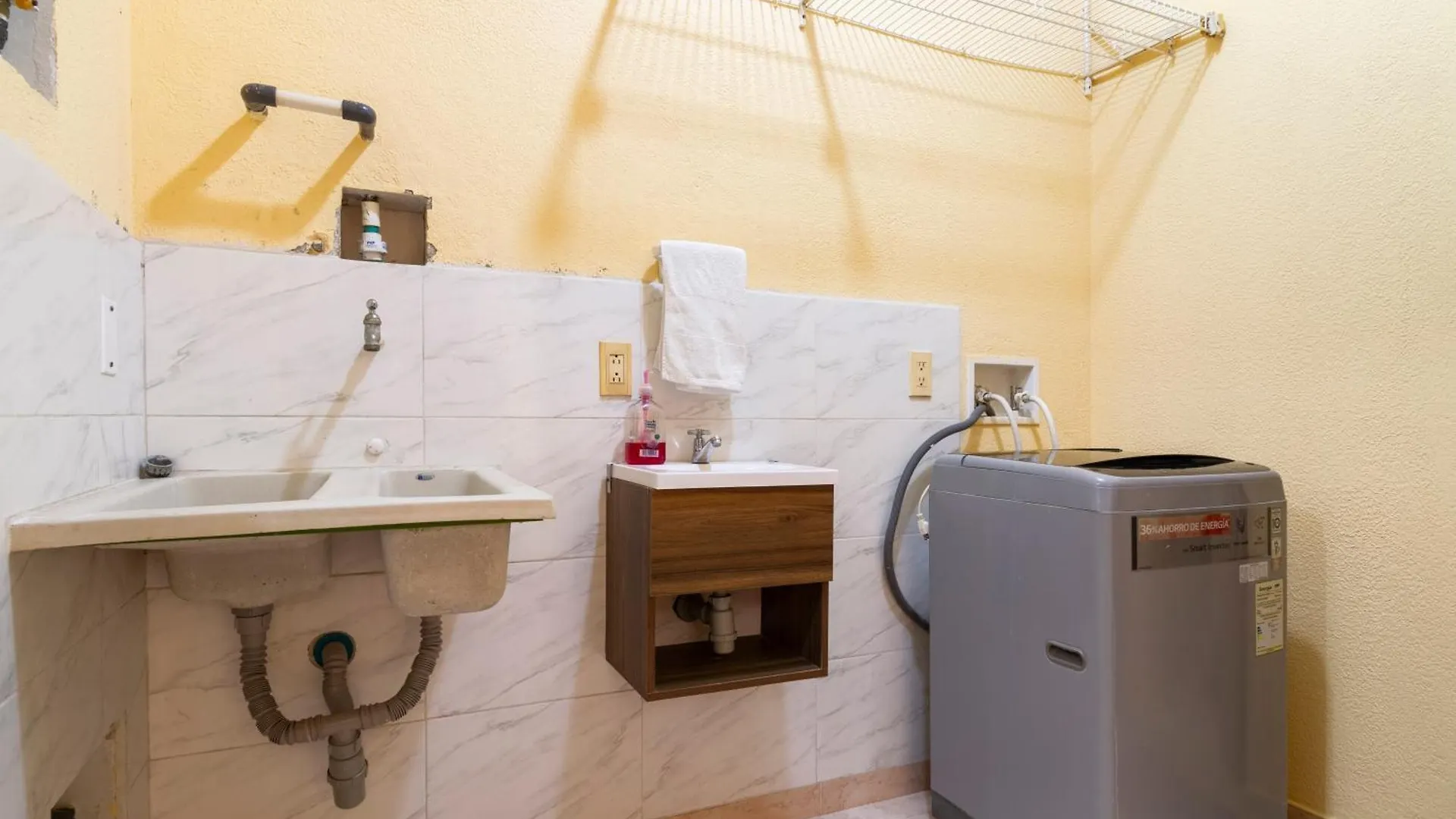 Hostal Cartagonova - Habitaciones Privadas Y Amplias Cerca A Zonas Turisticas Cartagena 0*,