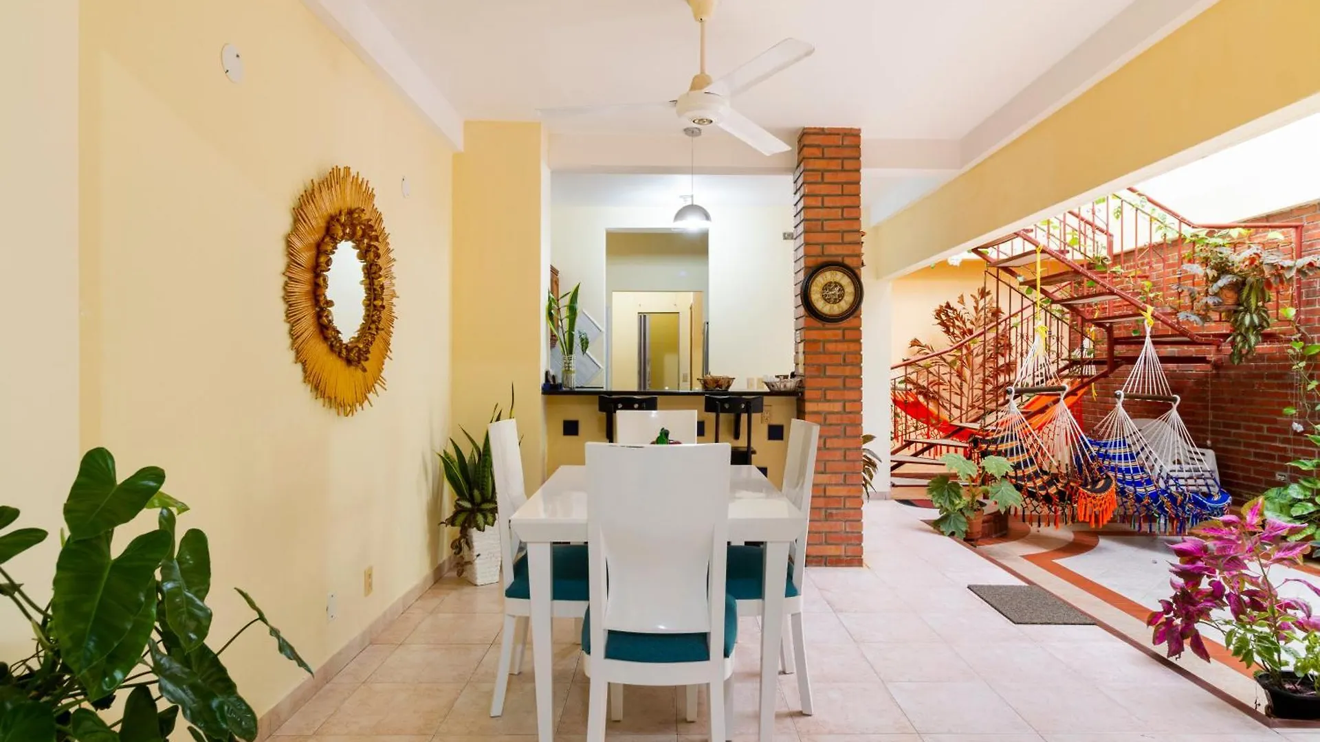 Hostal Cartagonova - Habitaciones Privadas Y Amplias Cerca A Zonas Turisticas Cartagena Vendégház